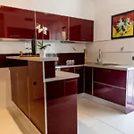 Garden Apartment *